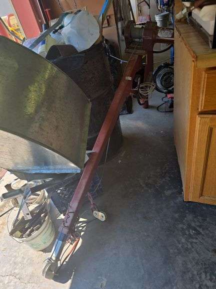 Truck Bed Lift image