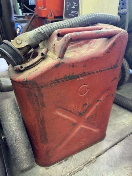 Jerry Can w/ Nozzle image