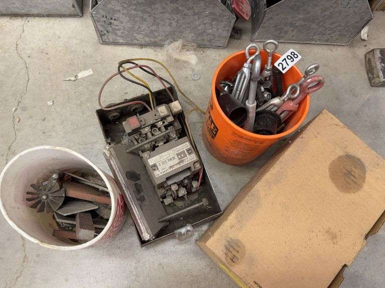 Assortment of miscellaneous items image