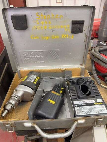 Black and decker cordless drill image