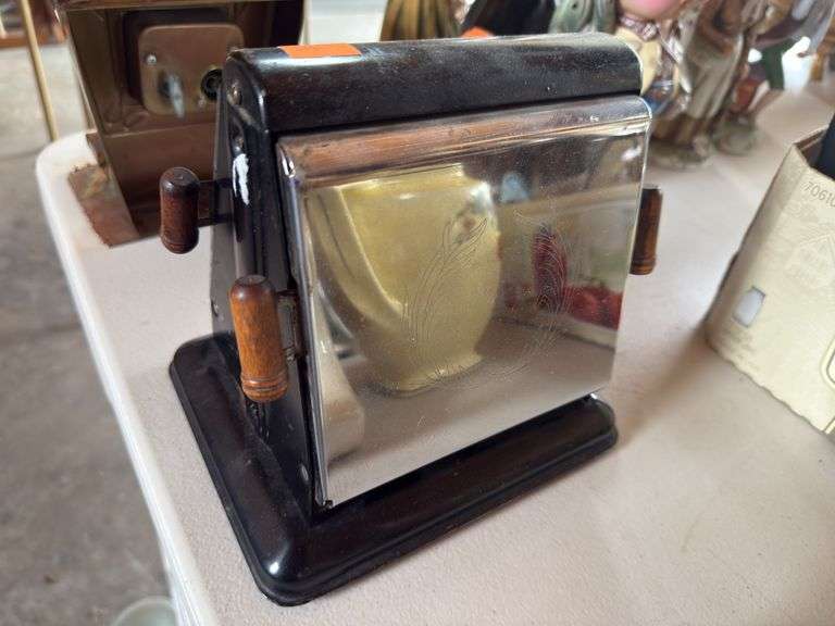 Antique toaster image