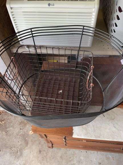 Two wire baskets image