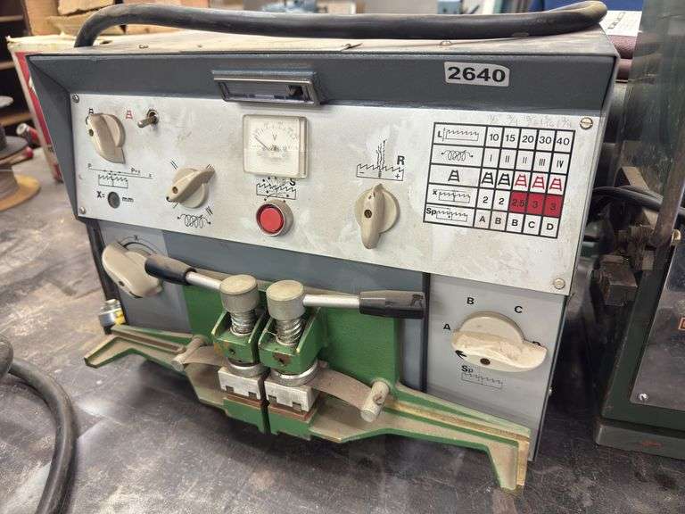 Bandsaw blade welder image