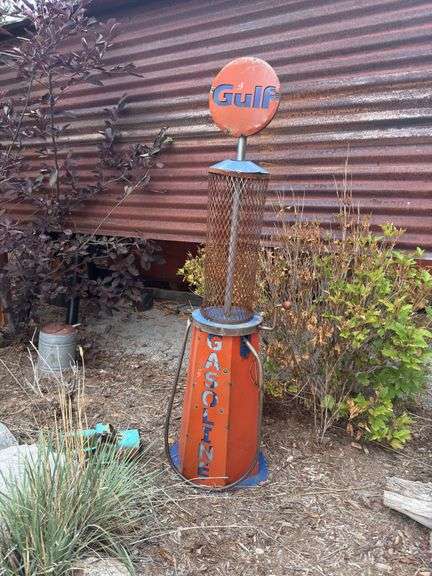 Gulf replica gas pump image