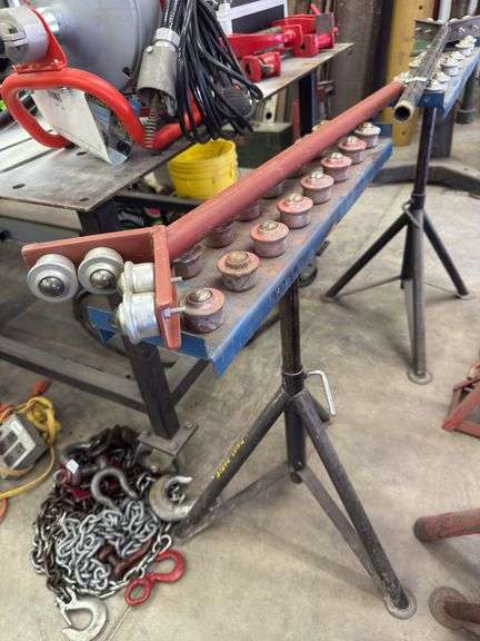 Two rolling stands with 45deg carrier rolling attachments image