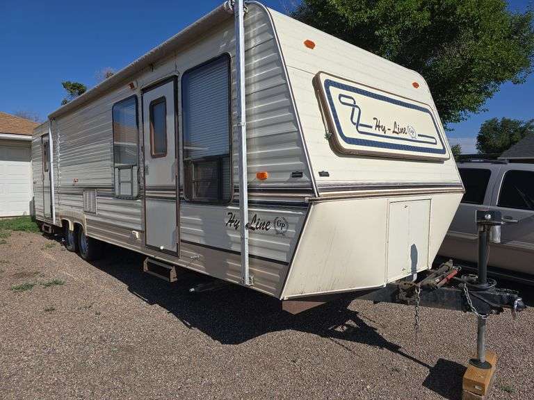 1992 Hy-Line 32' Bumper Pull Camp Trailer (Titled) image