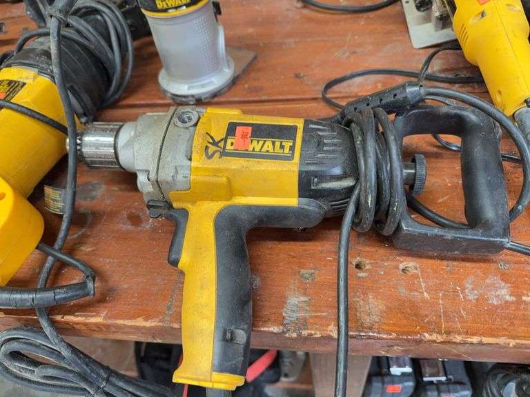 Dewalt power drill image
