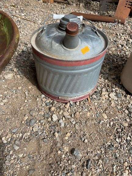 Metal kerosene can image