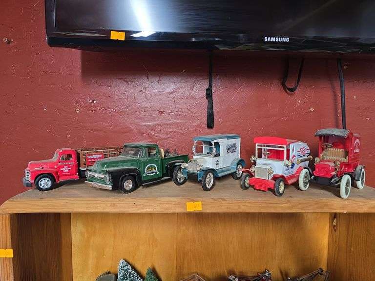 5 Die Cast Collectible Antique Cars image