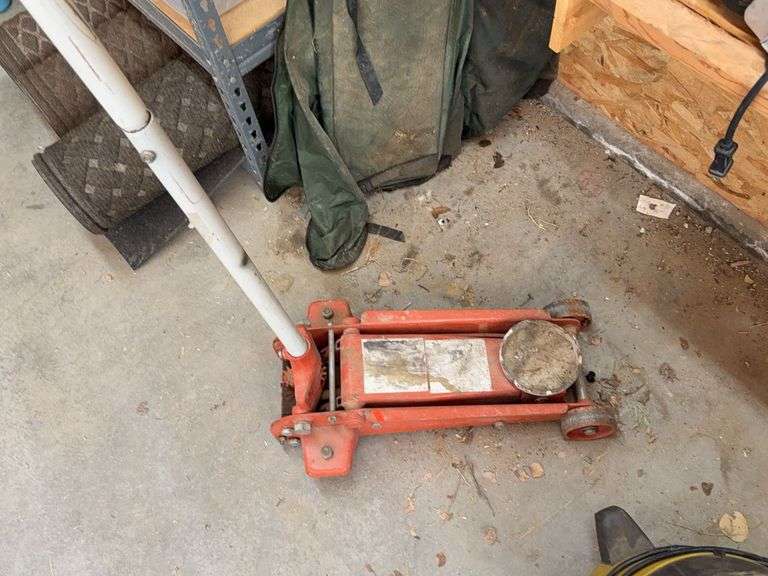 Floor jack image