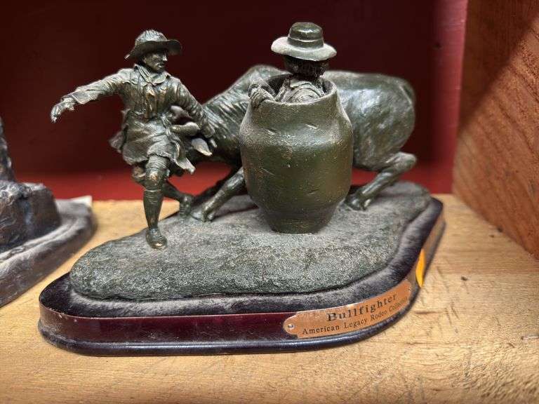 Rodeo clown bronze statue image
