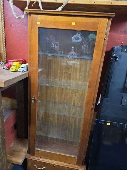 Gun Case Display with keys image