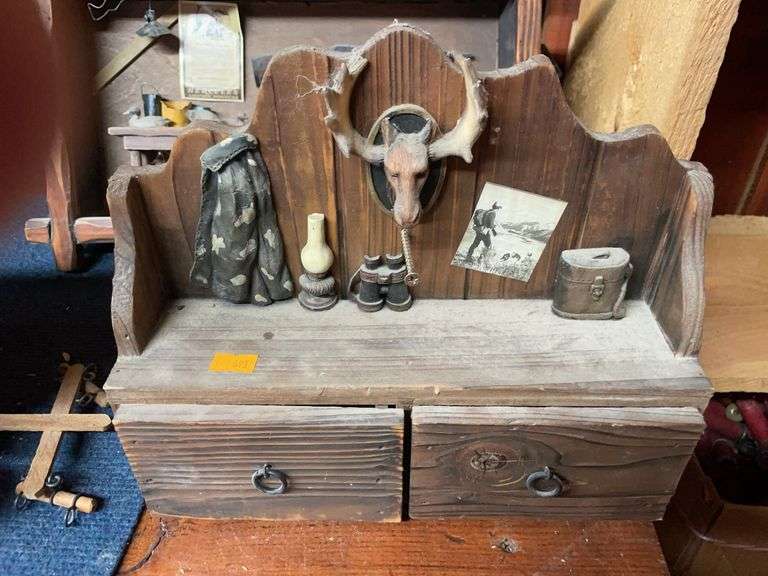 Western shelf decoration image