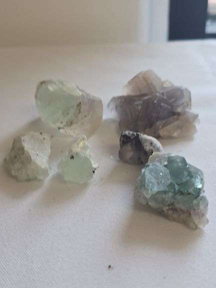 Aquamarine rough and others 8 Oz. image