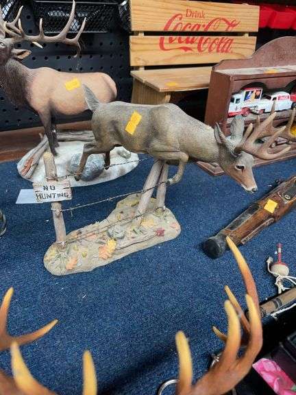 Whitetail deer statue image