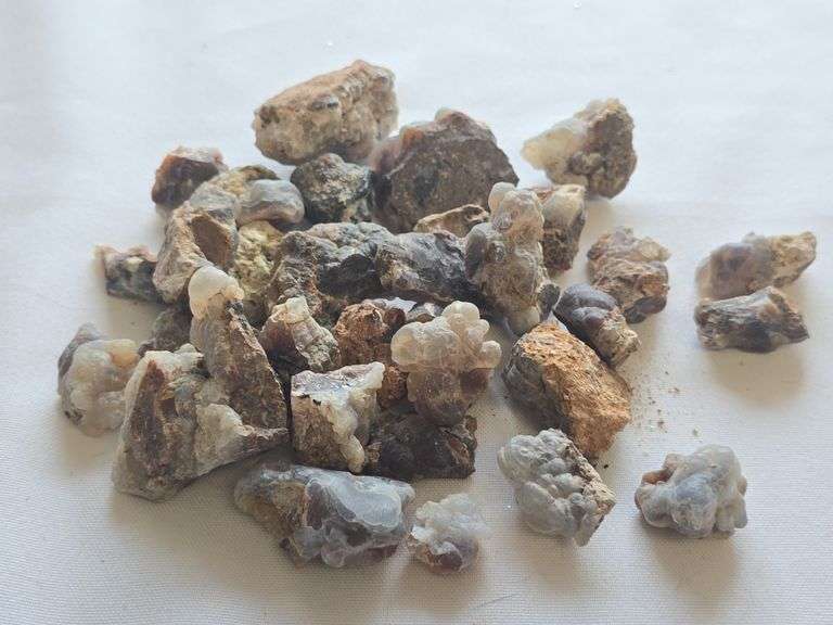 Bubble agates lot  1 Lb. 4 Oz. image
