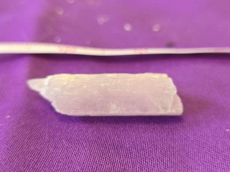 Pink Kunzite rough image