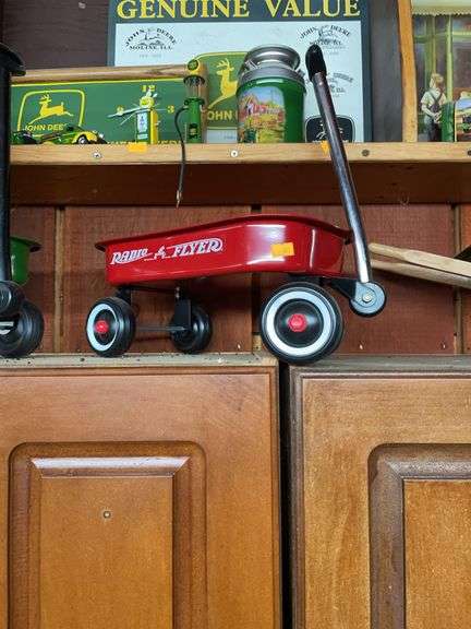 Small radio flyer wagon image