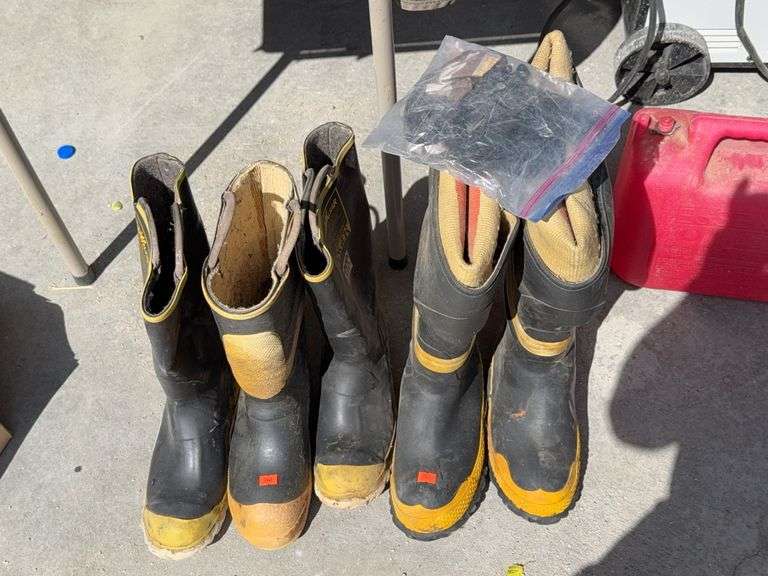 Firefighting boots image