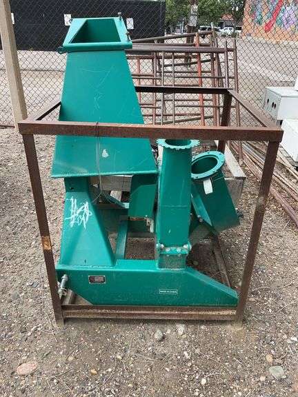 Three point hitch wood chipper attachment (New never used) image