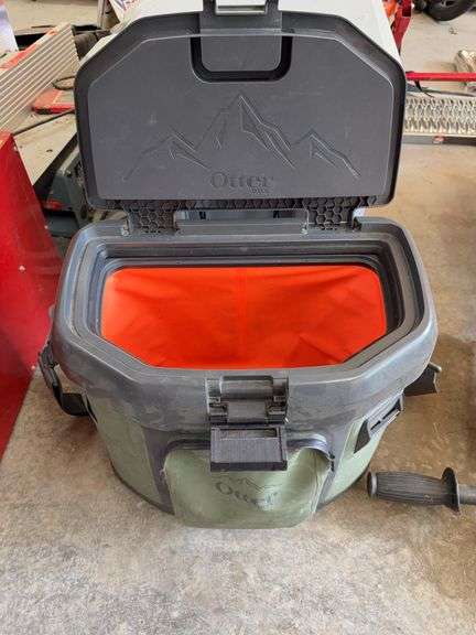 Otterbox lunch box image
