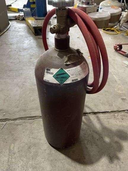 Small argon bottle with Gauge image