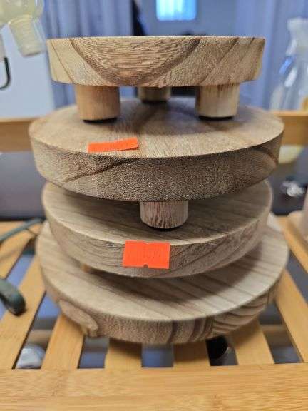 4 Round Display Center Pieces image