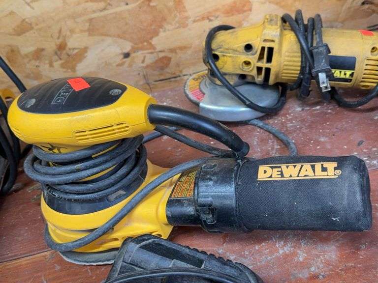Dewalt palm sander image