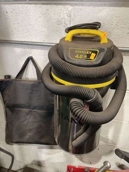 Stanley 4 hp wall mounted shop vac image