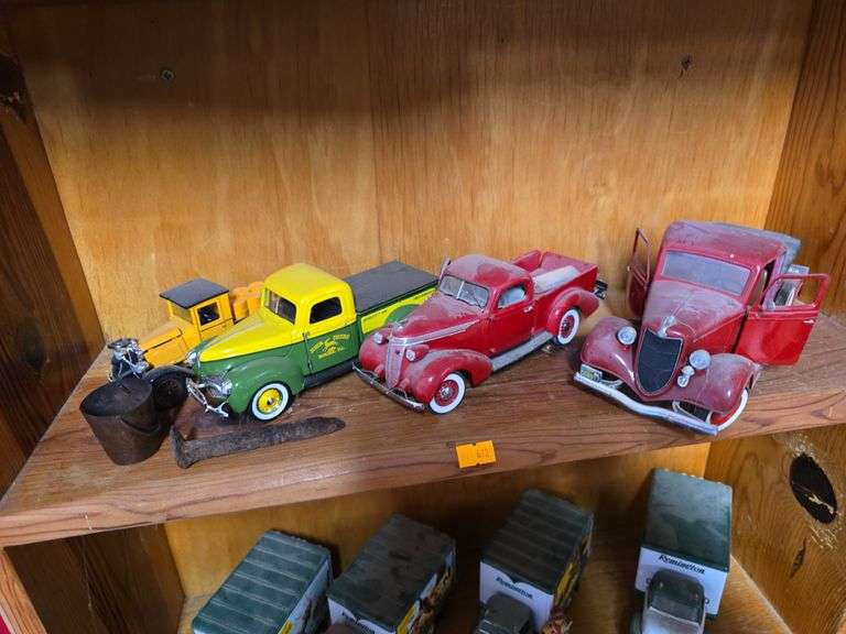 4 Die Cast Antique Collectible Cars image