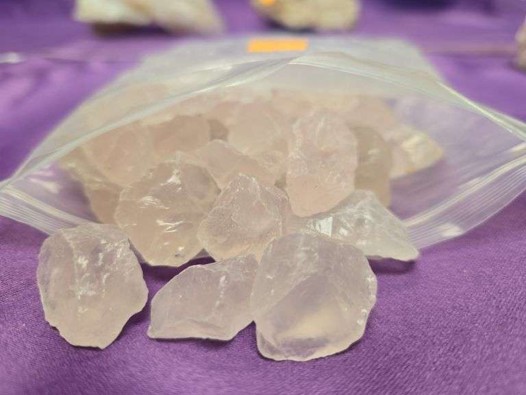 Lot Fine Rose Quartz  some cutters over 1/2 lb Hog Mine image