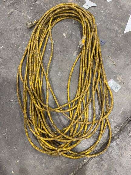 100ft extension cord image
