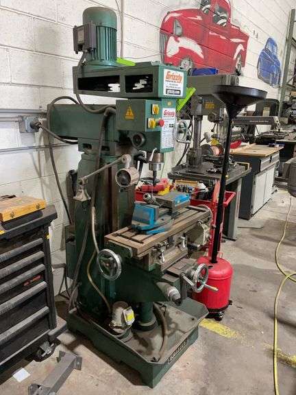 Grizzly industrial milling and drilling machine image