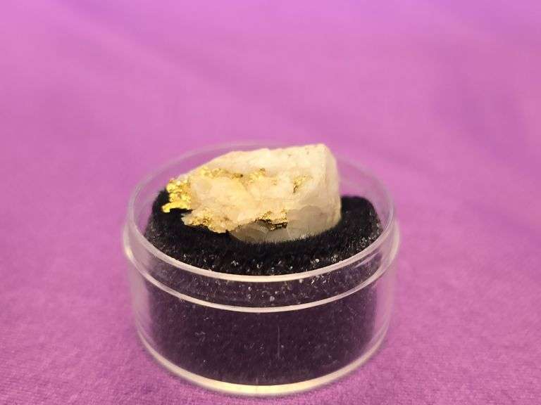 Crystallized Gold Nugget Speciman Bullion on Quartz 4.06 Grams Total Weight image