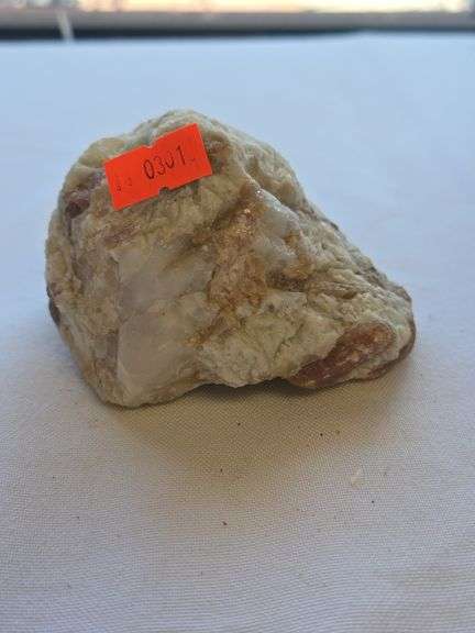 Mineral chunk 14 Oz. image