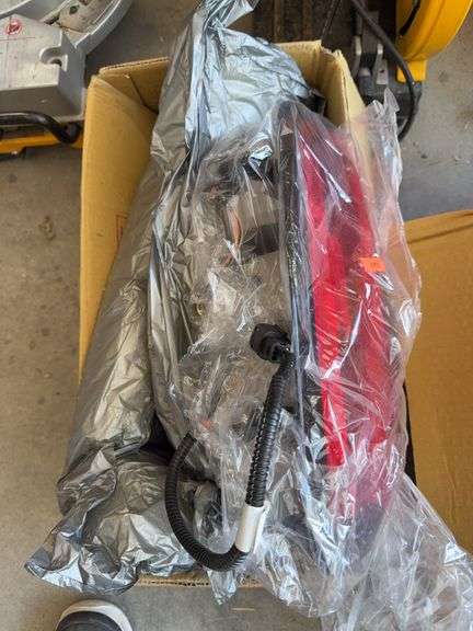 Assorted vehicle parts image