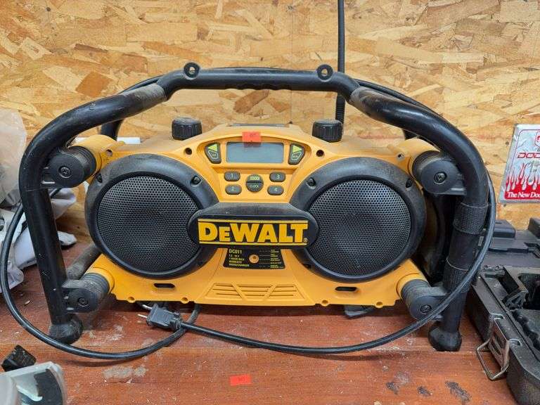 Dewalt Worksite/Radio and charger image