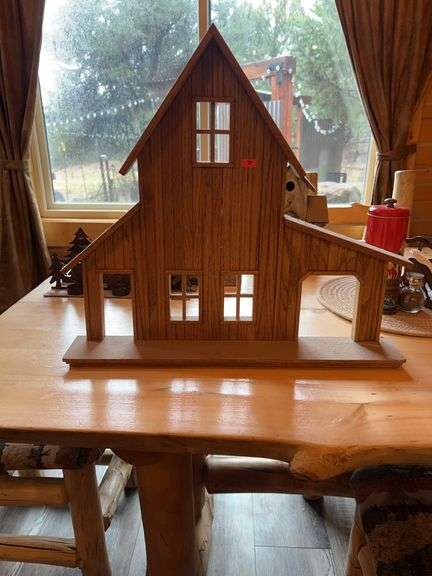 Wooden Barndominium cutout image