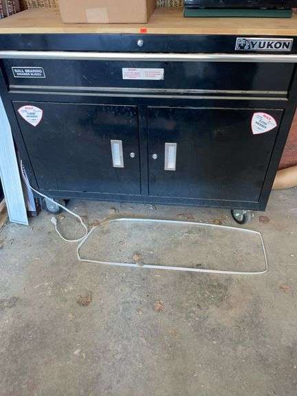 Yukon metal toolbox/cabinet image