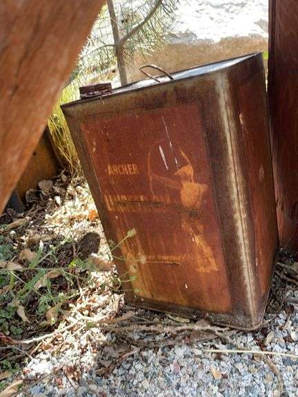 Vintage linseed oil can image