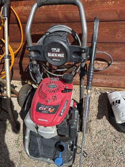 Honda black max 2700 psi 2.3 gallons per minute pressure washer image