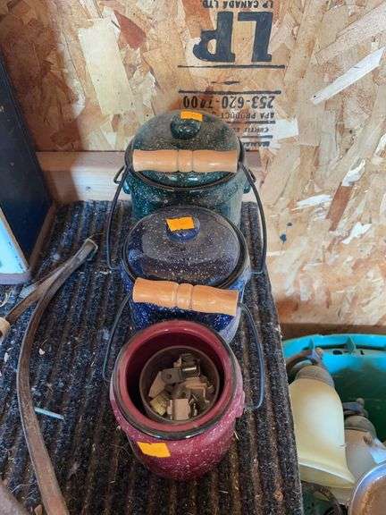 Canister set missing one lid image