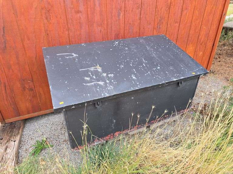 Garden Supply Box w/ Miscellaneous Supplies image
