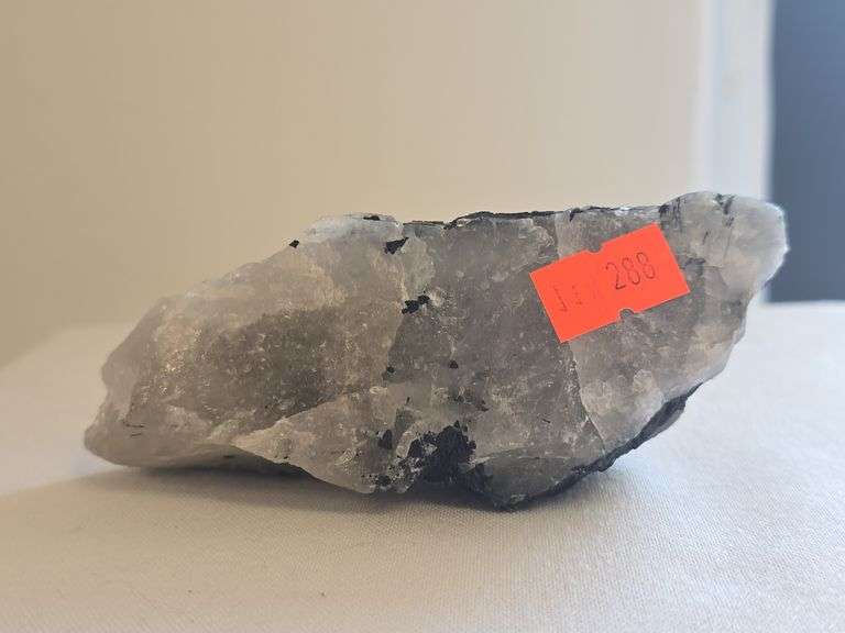 Quartz Mineral Point 10 Oz. image