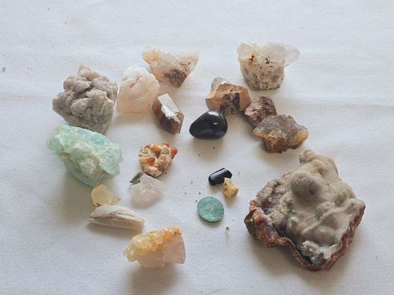 Crystals dt rutile quartz brazil, garnets in host rock and others12 Oz image