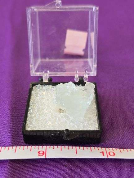 Colorado Tallahassee Blue Topaz Crystal in Perky Clear image
