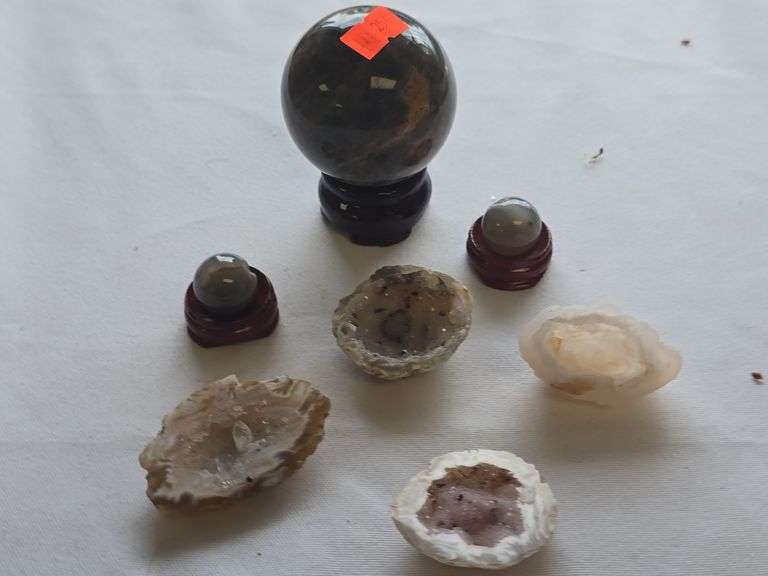 Druzy geode and polished sphere lot image