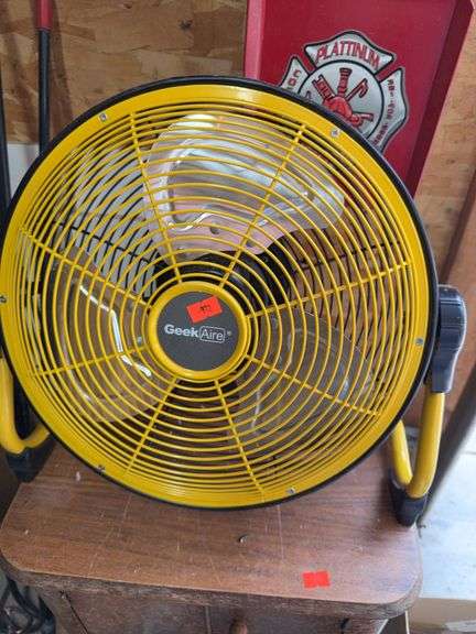 Geek Aire rechargeable fan image