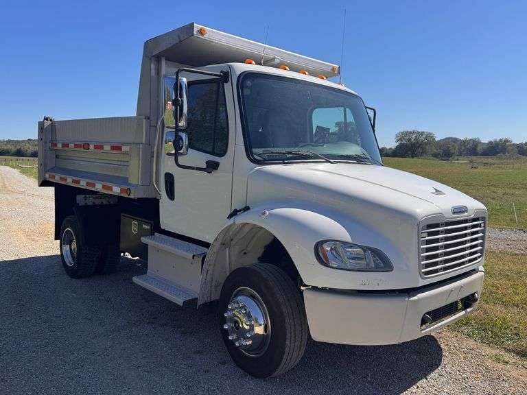 2016 Freightliner image