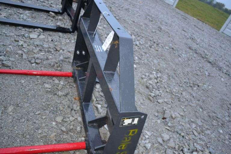 2025  BS-12-2500G Skid Steer Bale Spear image